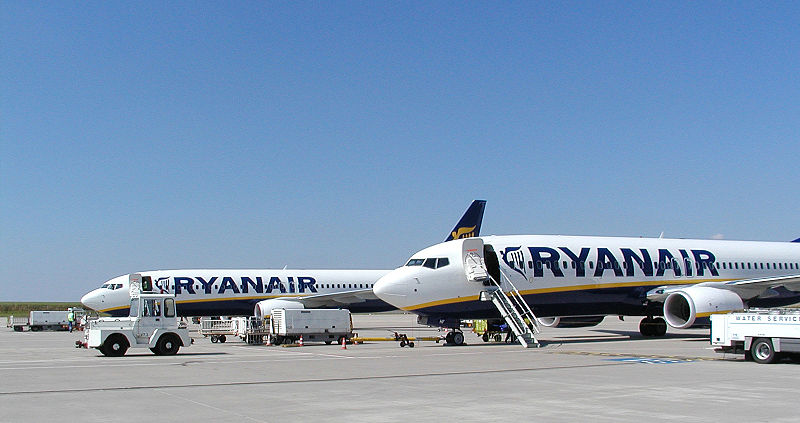A Ryanairnak van gépe bőven, hogy betörjön Ferihegyre <br>(fotók: wikimedia)