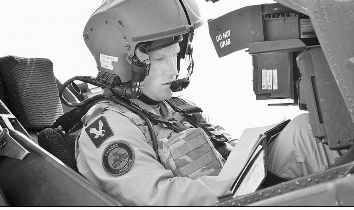 Harry herceg: királyi vér a pilótafülkében <br>(fotó: Calgary Herald)