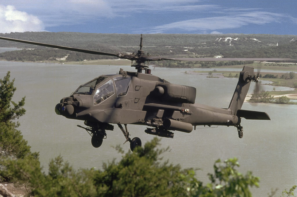 Az ős-Apache elköszön az Egyesült Államoktól <br>(fotó: defenseindustrydaily.com)