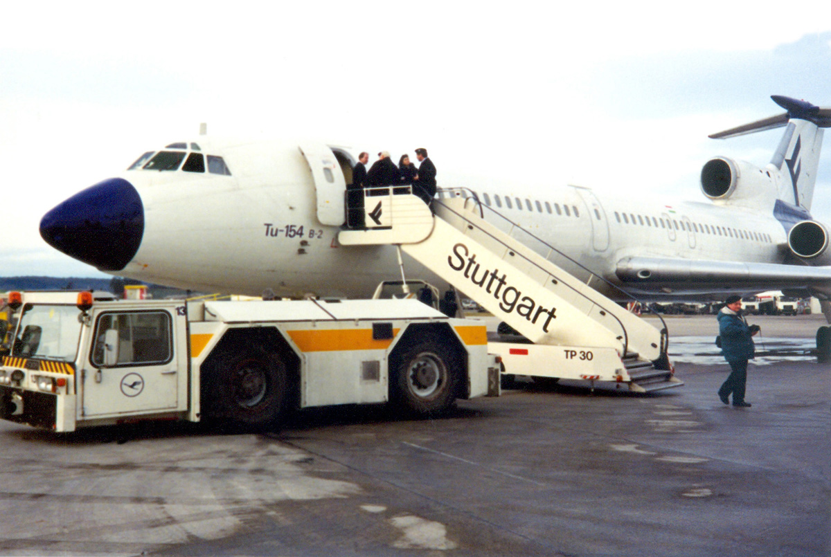Érkezés Stuttgartba. Az LC-Béla azóta is megbecsült értéke a repülőtérnek