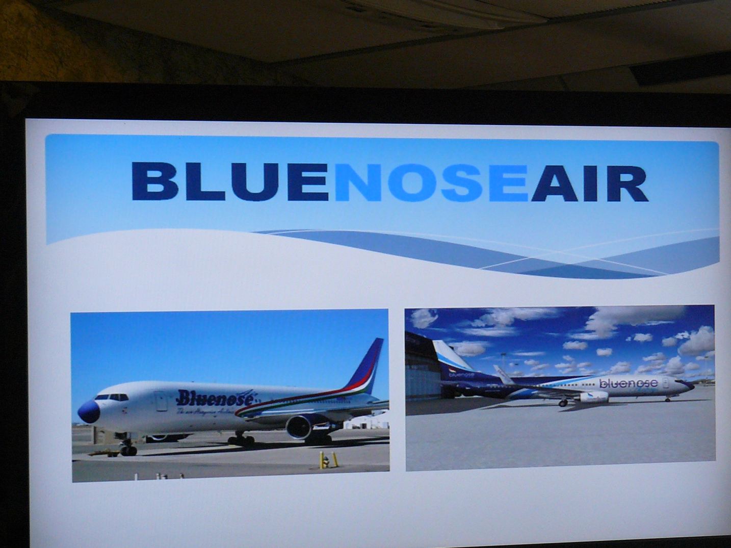 Egy elképzelt légitársaság egy sajtótájékoztató kivetítőjén: idén már levés az esélye (fotók: Márványi Péter)