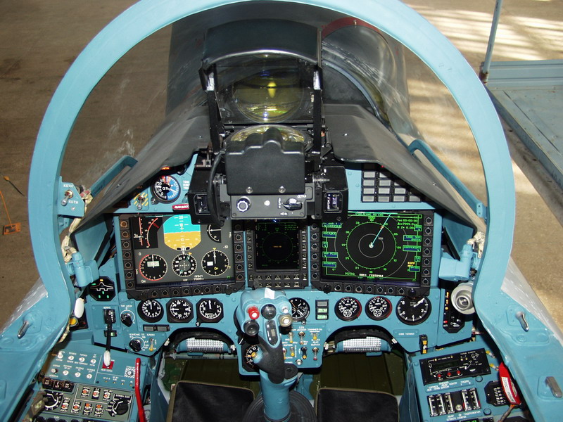 Alaposan modernizált fülkében dolgozhatnak a pilóták <br>(fotó: warfare.ru)