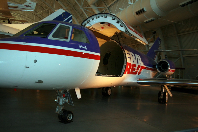Az első Falcon 20-as a Smithsonian National Air and Space Museum kiállítótermében <br>(fotó: wikimedia.org)