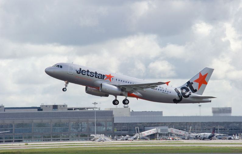 Egy frissen átadott keskenytörzsű A320-as a Jetstarnak <br>(fotók: Airbus)