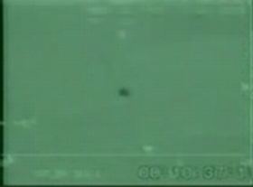 Ilyennek látszott a fékernyővel ereszkedő űrhajó az infravörös érzékelőkön