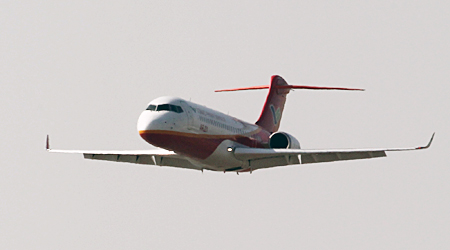 Az első ARJ21 már repül, de komoly szerkezeti problémái is vannak