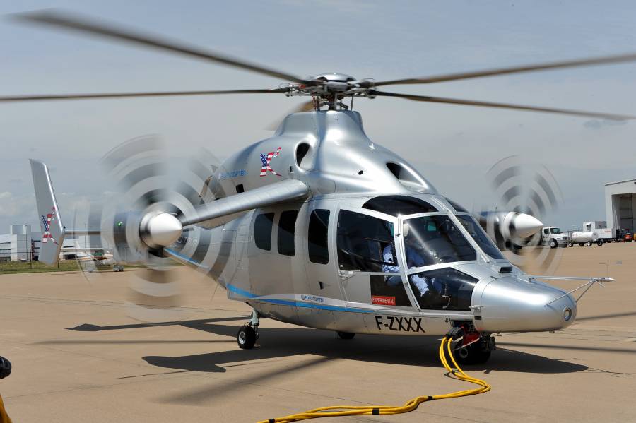 Hibrid helikopter: ötlapátos főrotorral, két légcsavarral, farokrotor nélkül <br>(fotók: Eurocopter)