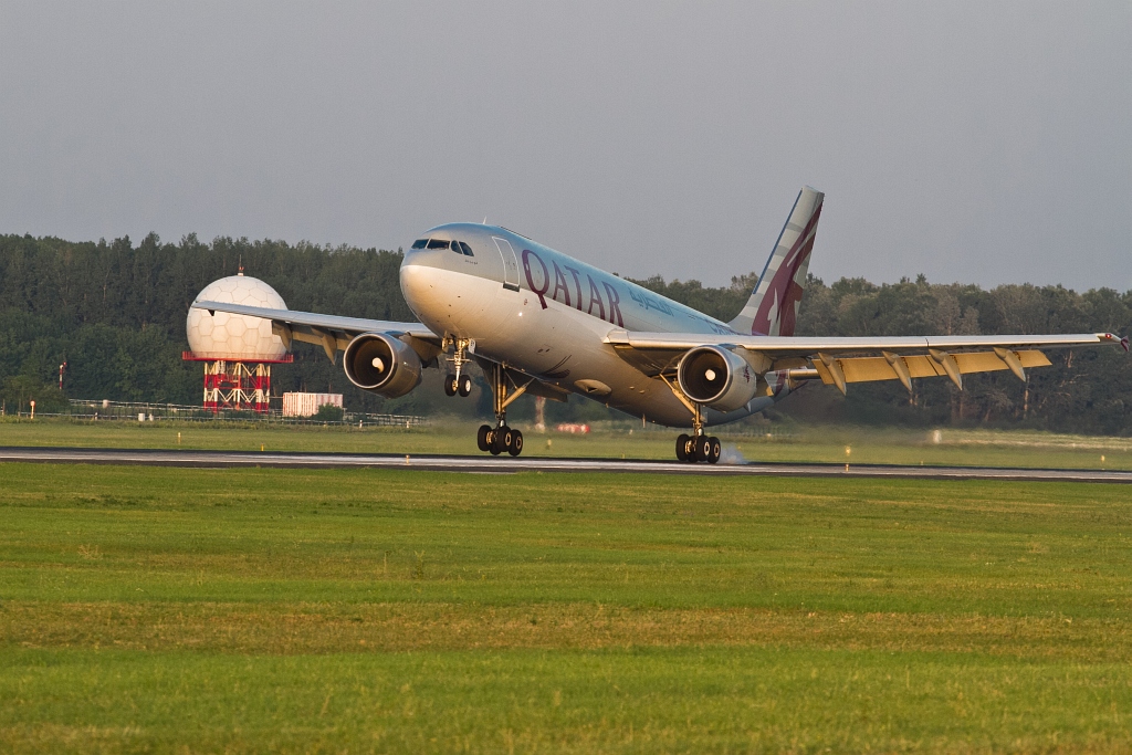 A Qatar Airways A300-600-asa először landol Budapesten – klikkeljen a képre és nézze meg galériánkat!<br>(fotók: Vörös Attila)