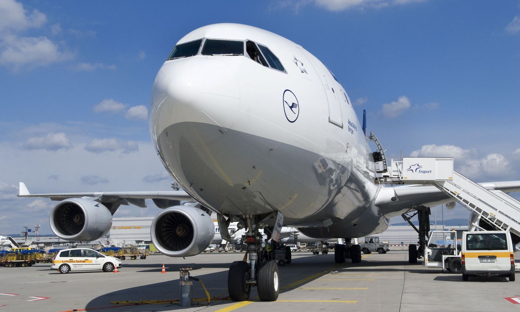 Komoly zavart okozna az európai forgalomban is, ha a Lufthansa gépei a földön maradnának <br>(fotók: Lufthansa)