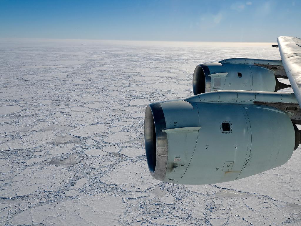 Repülés a jég felett: a gép modern, CFM-56-os hajtóművekkel lett felszerelve