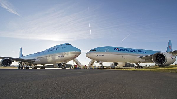 Sok légitársaság repüli egy flottában a Jumbóval, de a 777 egyben a régebbi 747-esek leggyakoribb váltótípusa