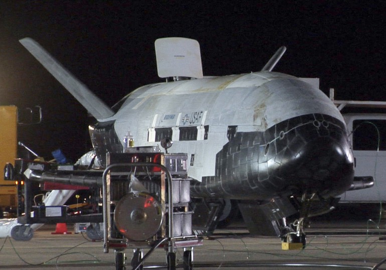 Leszállás után a kaliforniai bázison: lehet, hogy most a landolás is a Kennedy Űrközpontban lesz?