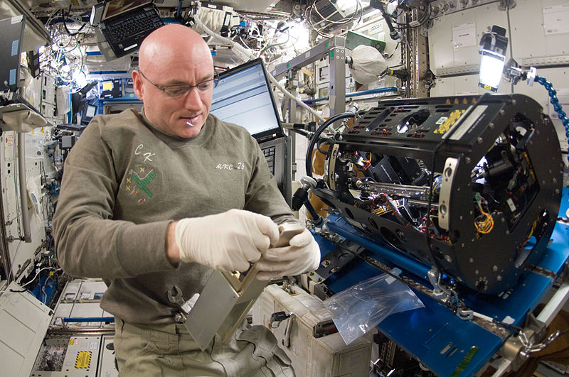 A kijelölt hosszútávú űrhajósok egyike: Scott Kelly az űrállomáson