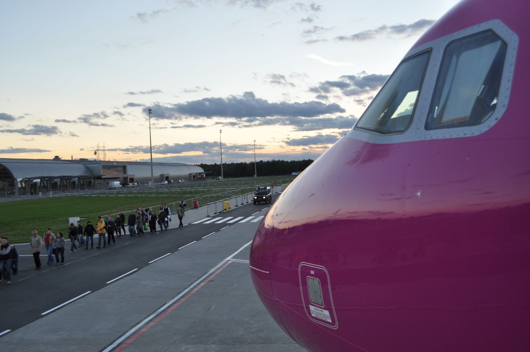 A Wizz gépe a varsói Modlin repülőterén <br>(A szerző fotói)