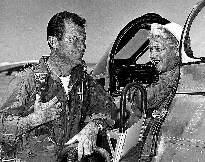 A jóbaráttal, Yeagerrel, és az F-86-ossal 