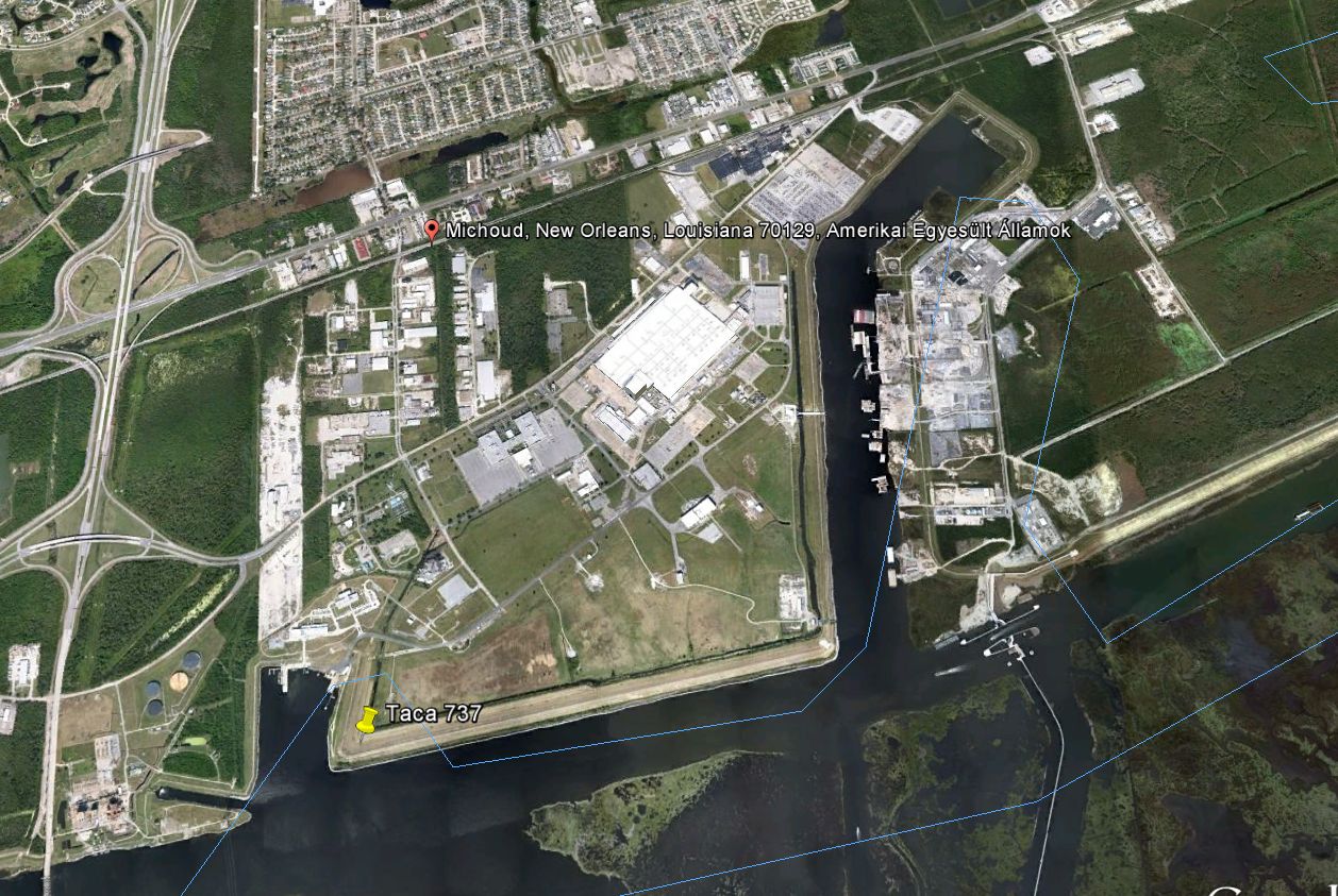 A helyszín ma, ahogy a Google Earth mutatja: már szinte teljesen beépítették, de a csatorna és a töltés megvan