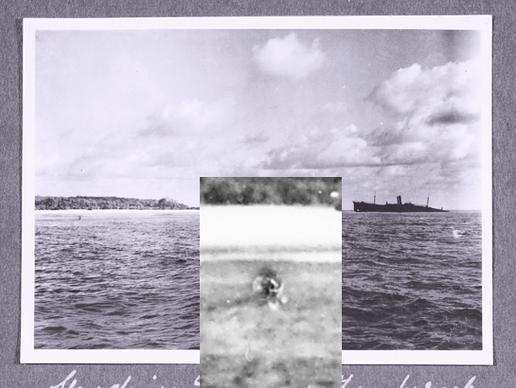 A fotó 1937 októberéből: a partnál a tárgy a Lockheed leszakadt futója lenne? <br>