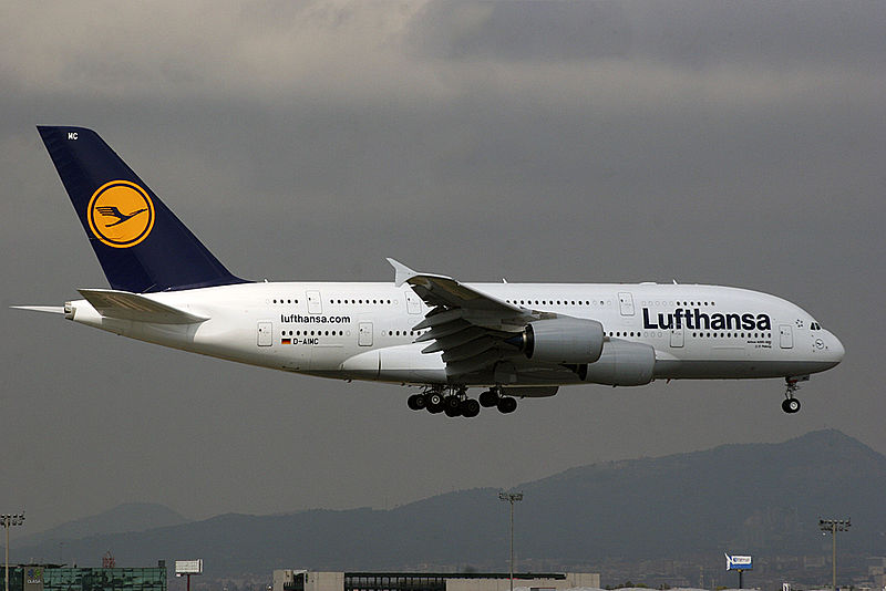 A Lufthansa mindkét nagy típust repüli, az A380-ast is...