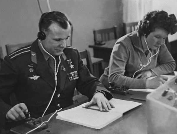 A szovjet űrhajózás két klasszikusa: Gagarin, Tyereskova