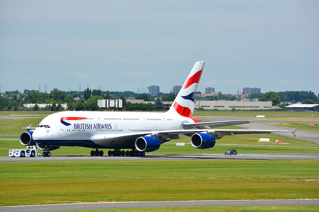 Az A380-as óriás, a British első ilyen gépe is sztárja a párizsi szalonnak <br>(fotók: Flightglobal)