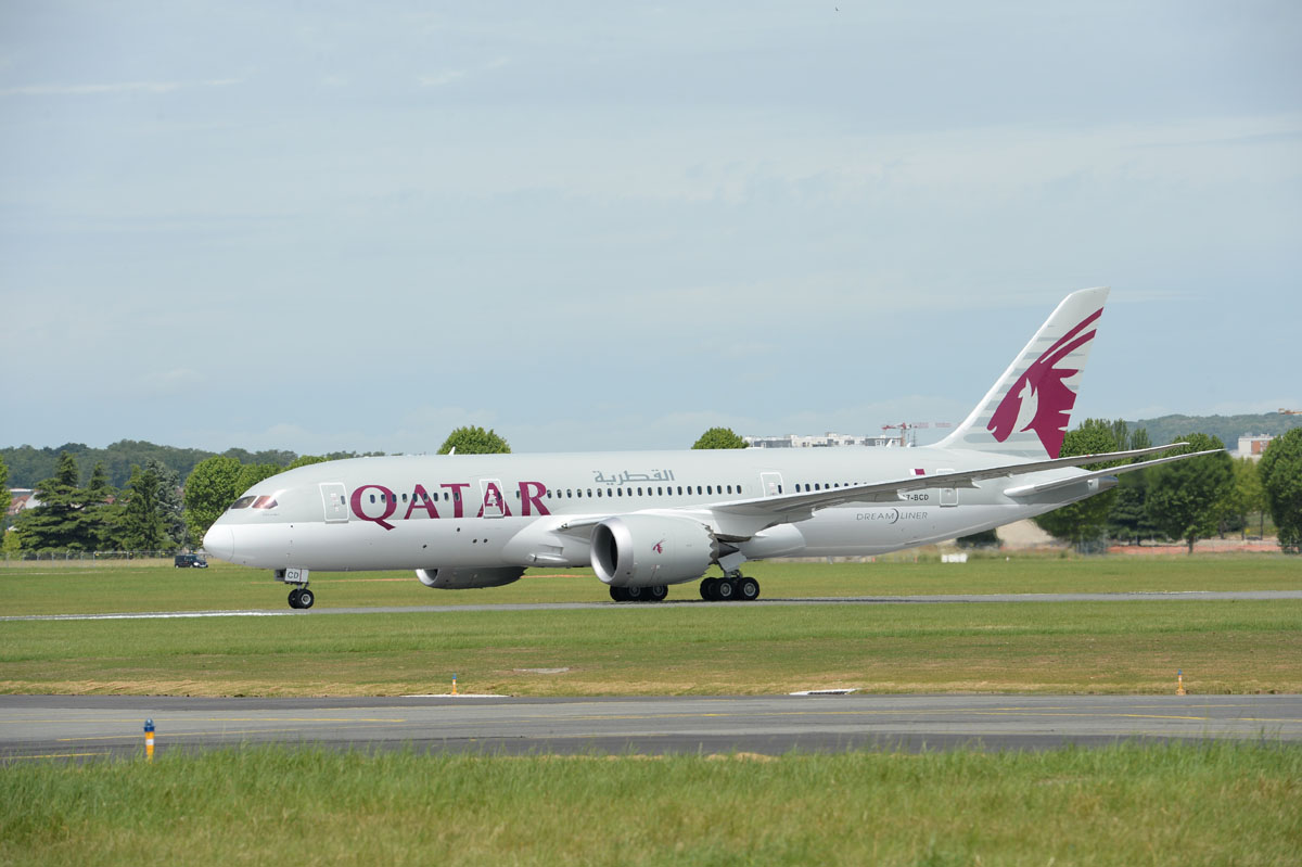 A Qatar 787-ese díszeleg a földön