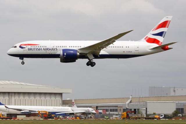 ...és így landolt Heathrow-n <br>(fotó: Flightglobal)