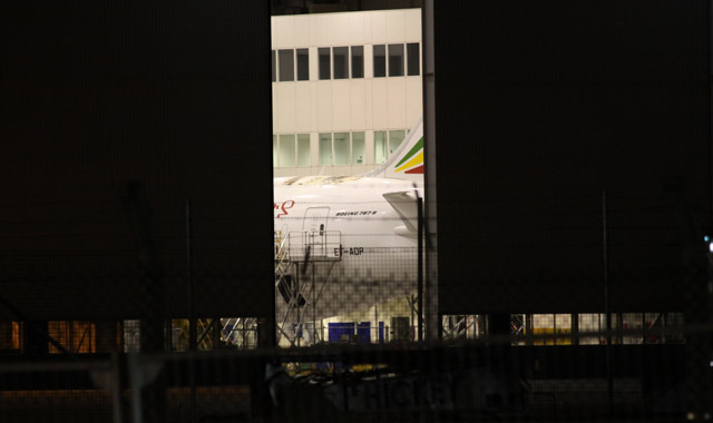 Az Ethiopian gépe a londoni hangárban <br>(fotó: Flightglobal)