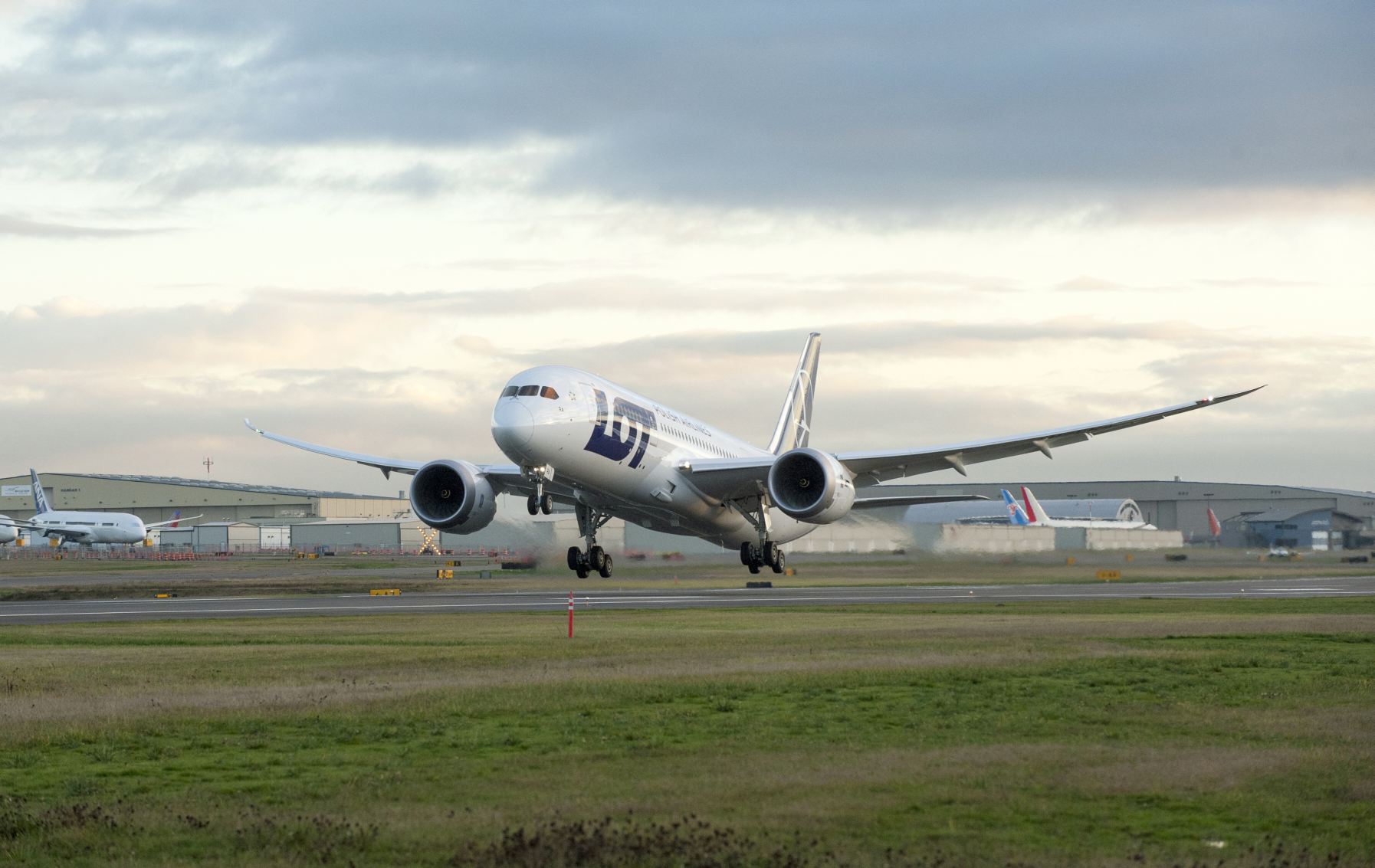 LOT-787-es még Everettben berepüléskor: vajon miért nem tud megegyezni a gyártó és a légitársaság?