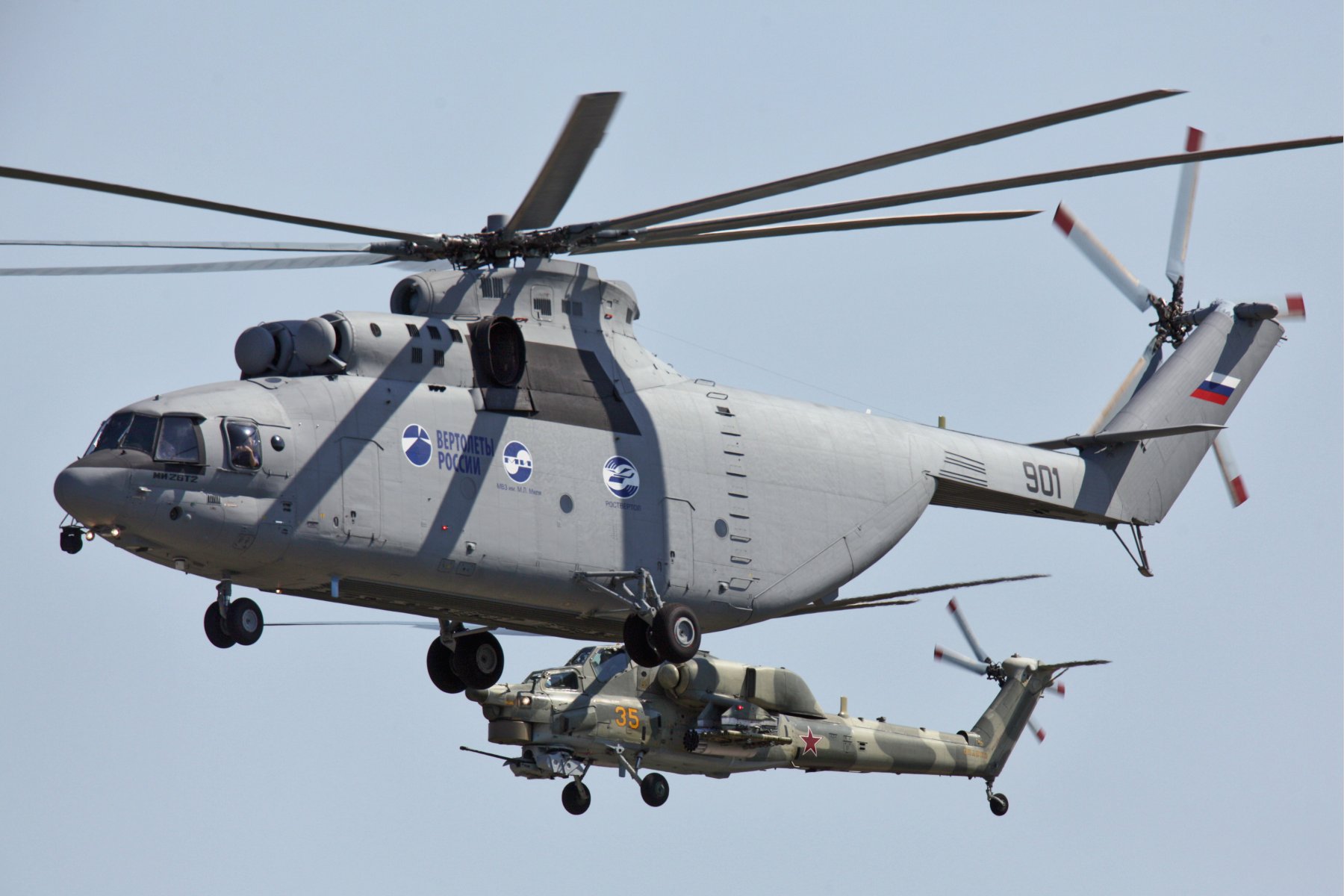 Az óriási Mi-26-os és a harcias Mi-28-as köteléke