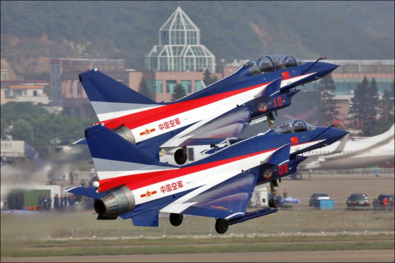 Az idei MAKS szenzációja: fellépnek a kínai légierő J-10-esei