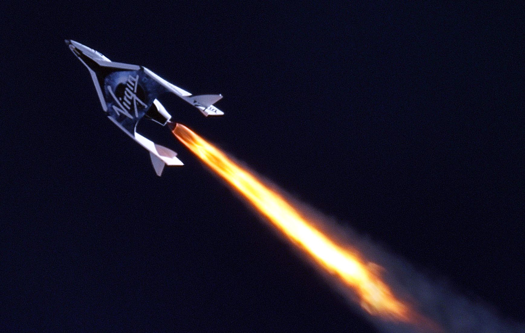 A hajtómű most húsz másodpercen át dolgozott <br>(fotók és videó: Virgin Galactic)