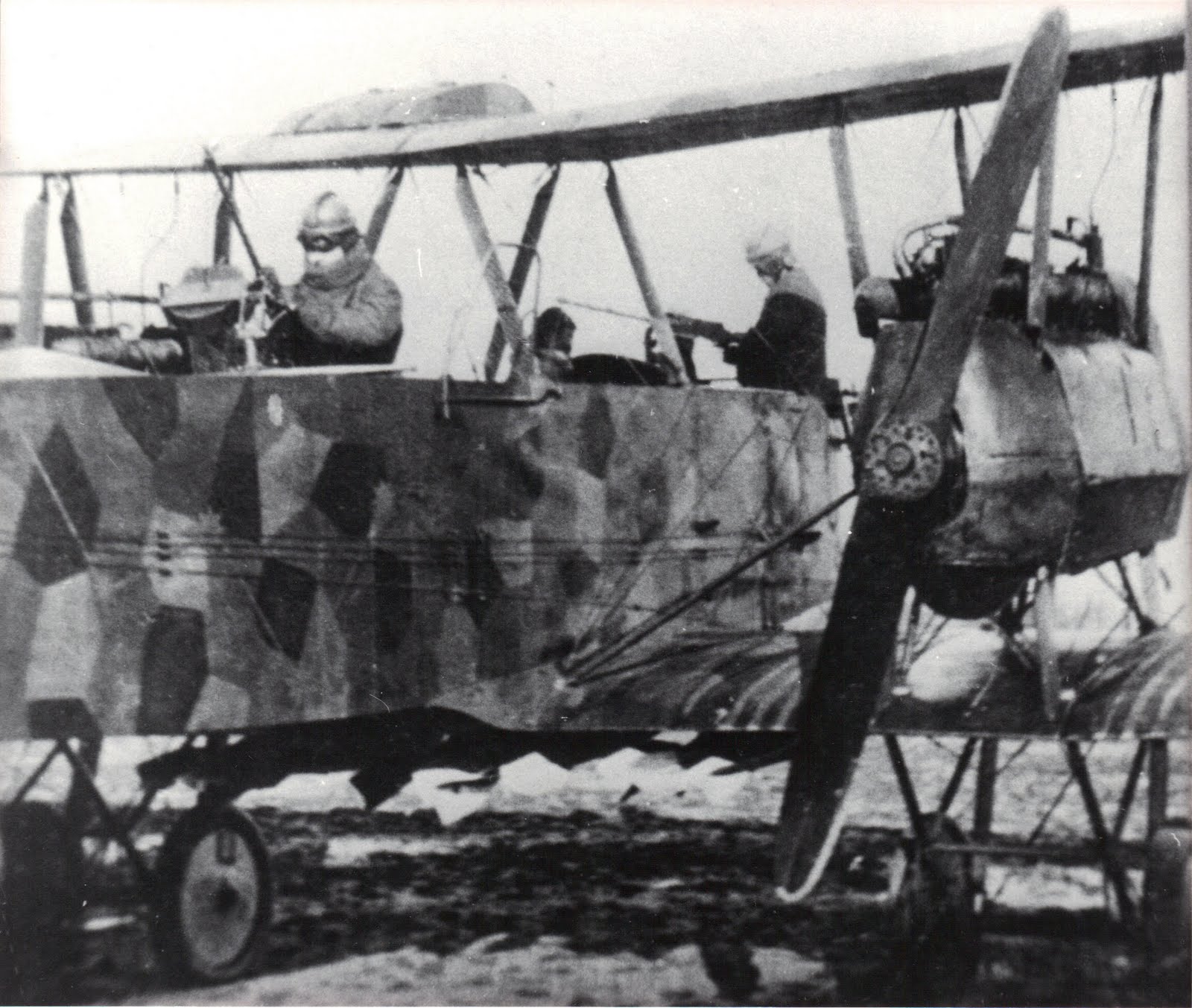 A Gotha német óriásbombázó tolólégcsavarokkal repült