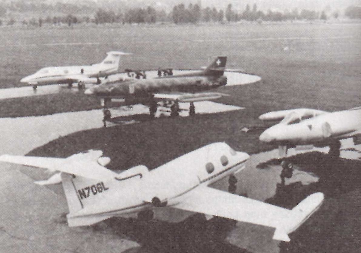 Az első Learjetek és a fejlesztés egyik forrása, a Pilatus harcigép, még Svájcban: a P-16-os végül nem jutott sorozatgyártásra