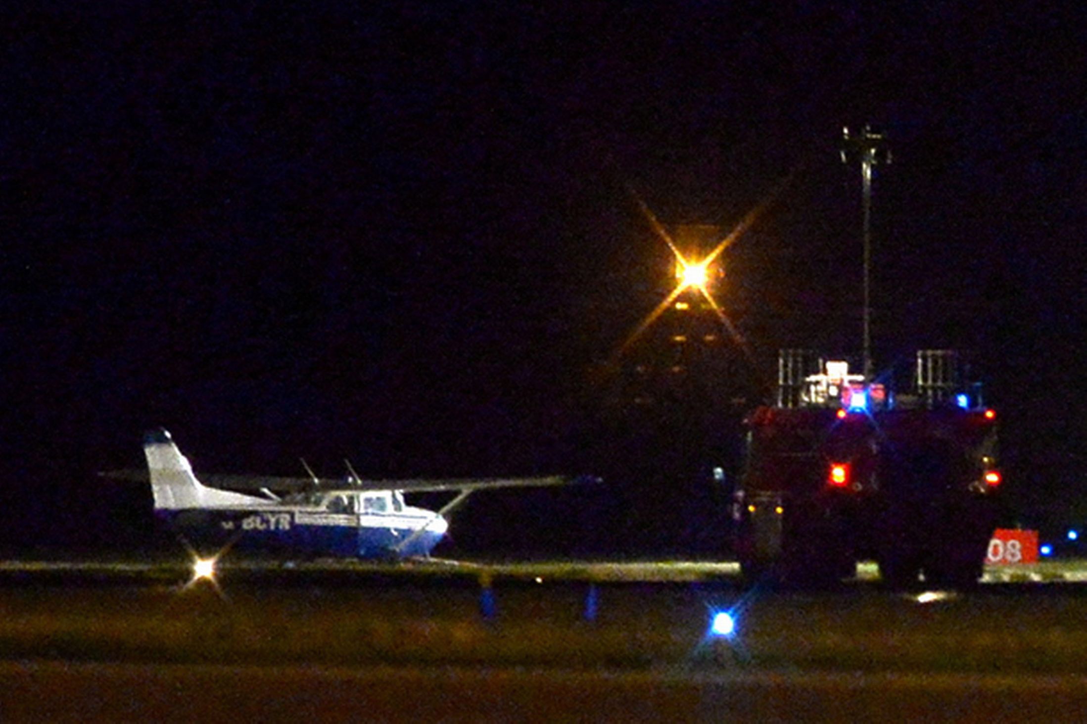 A mentők elvitték az ájult pilótát, de más beavatkozásra nem volt szükség