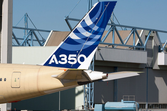 A sikeres Airbus logója és márkaneve alá gyűjtik a teljes EADS-csoportot