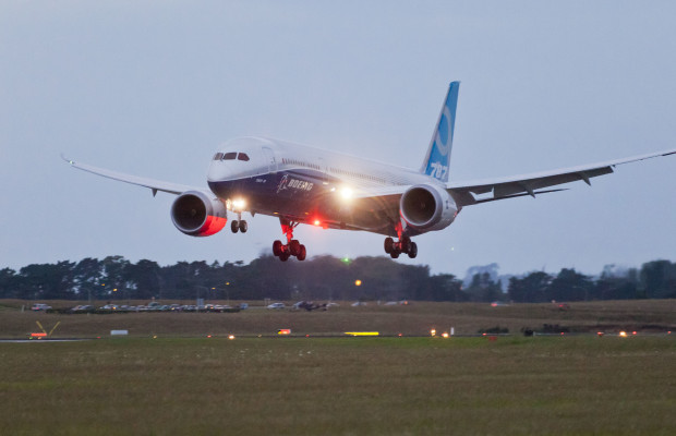 Landolás a szuperhosszú repülés után Auckland repülőterén