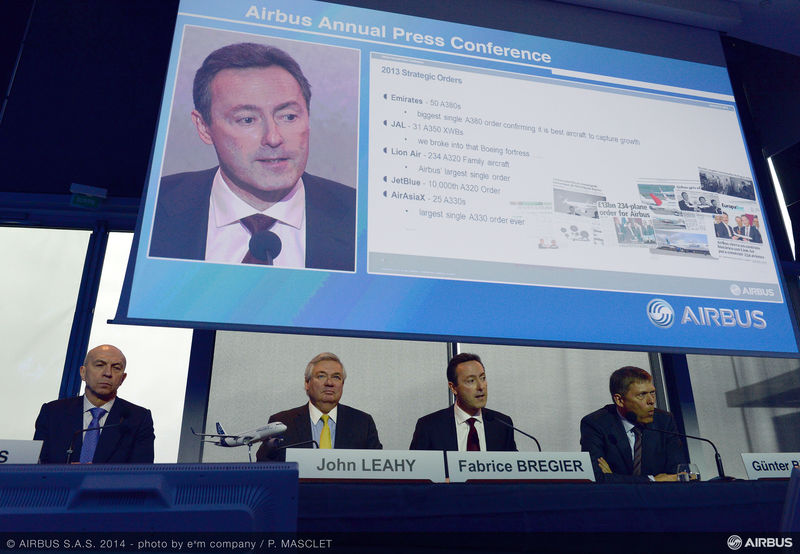 Az Airbus-vezérkar a sajtóértekezleten, beszél Fabrice Bregier elnök-vezérigazgató <br>(fotók: Airbus)