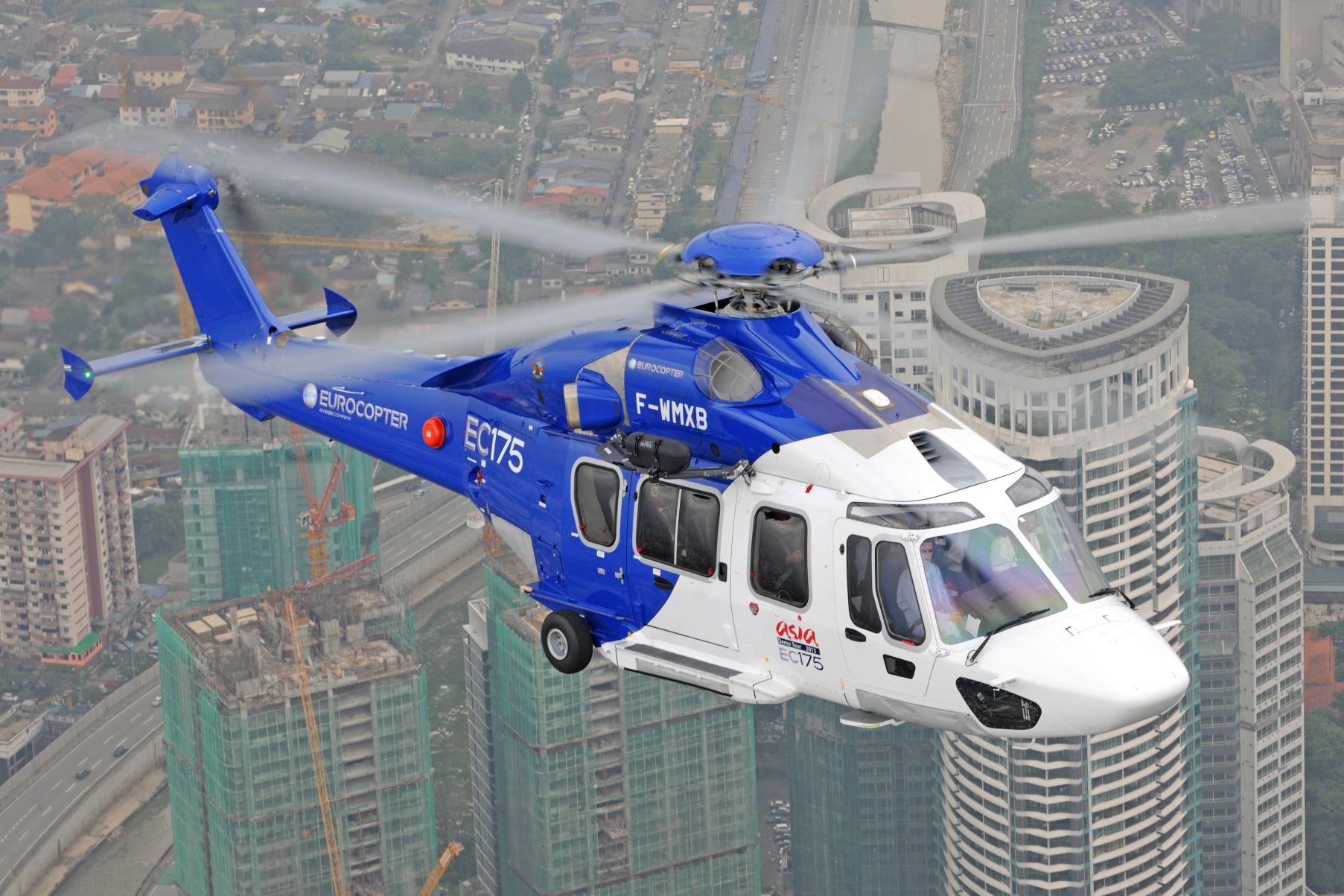 Az új Airbus Helicopters típus, az EC175 két változatából összesen ezer példány készül