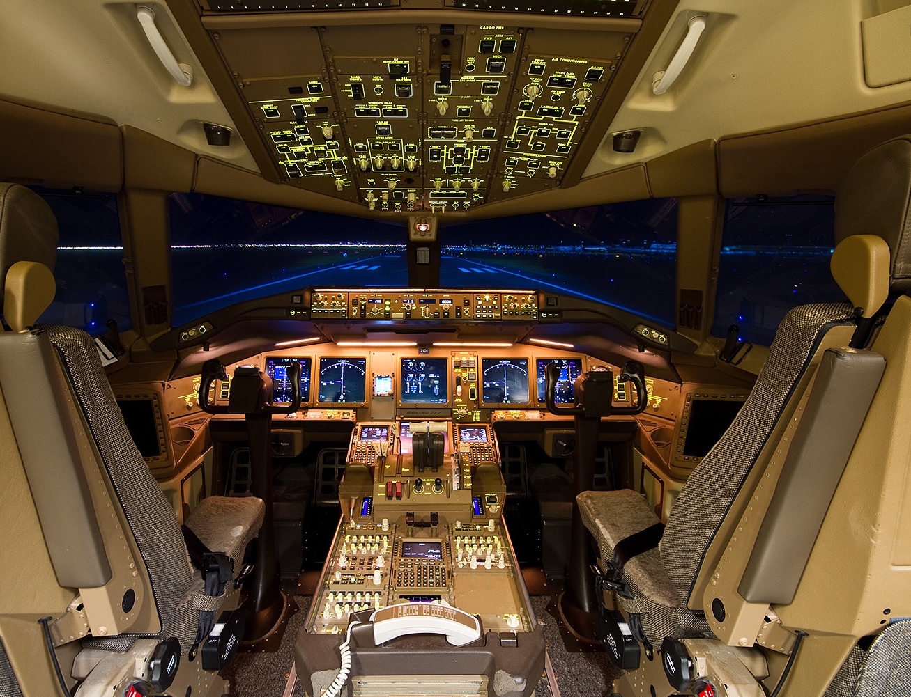 Egy 777-es full flight szimulátor: reprodukálni a repülésvezérlést is