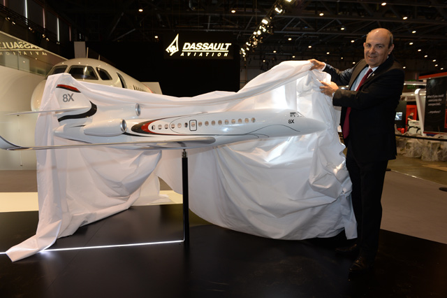 A Dassault egy hosszabb Falconnal rukkolt elő