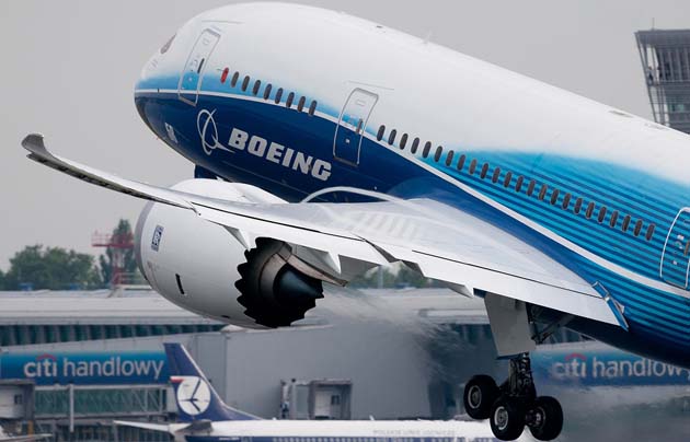 A modern utasszállítók, például a 787-esek főbb elemeit kompozitokból, alumíniumból és jelentős részben titánból készítik
