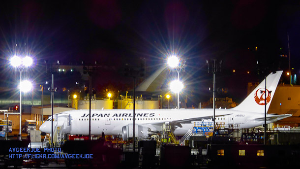 JAL 787-es Tampában: a japán válogatott útjának első szakasza némi töréssel végződött