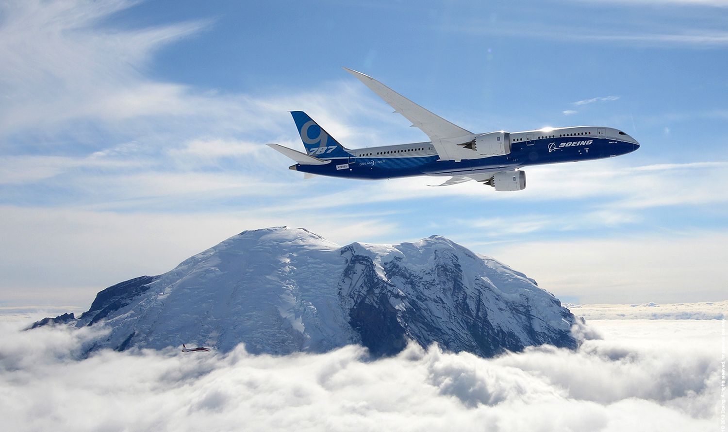 Előzetes hírek szerint a hosszú 787-esek közül az első prototípus jön Angliába