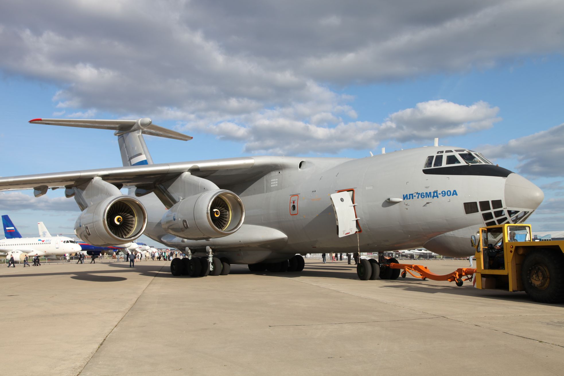 Alaposan modernizált, hosszabb törzsű, nagyobb teherbírású Il-76-os, az MD