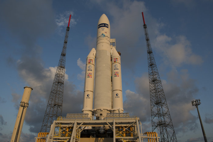 A kilövőpadon az Ariane-5 start előtt