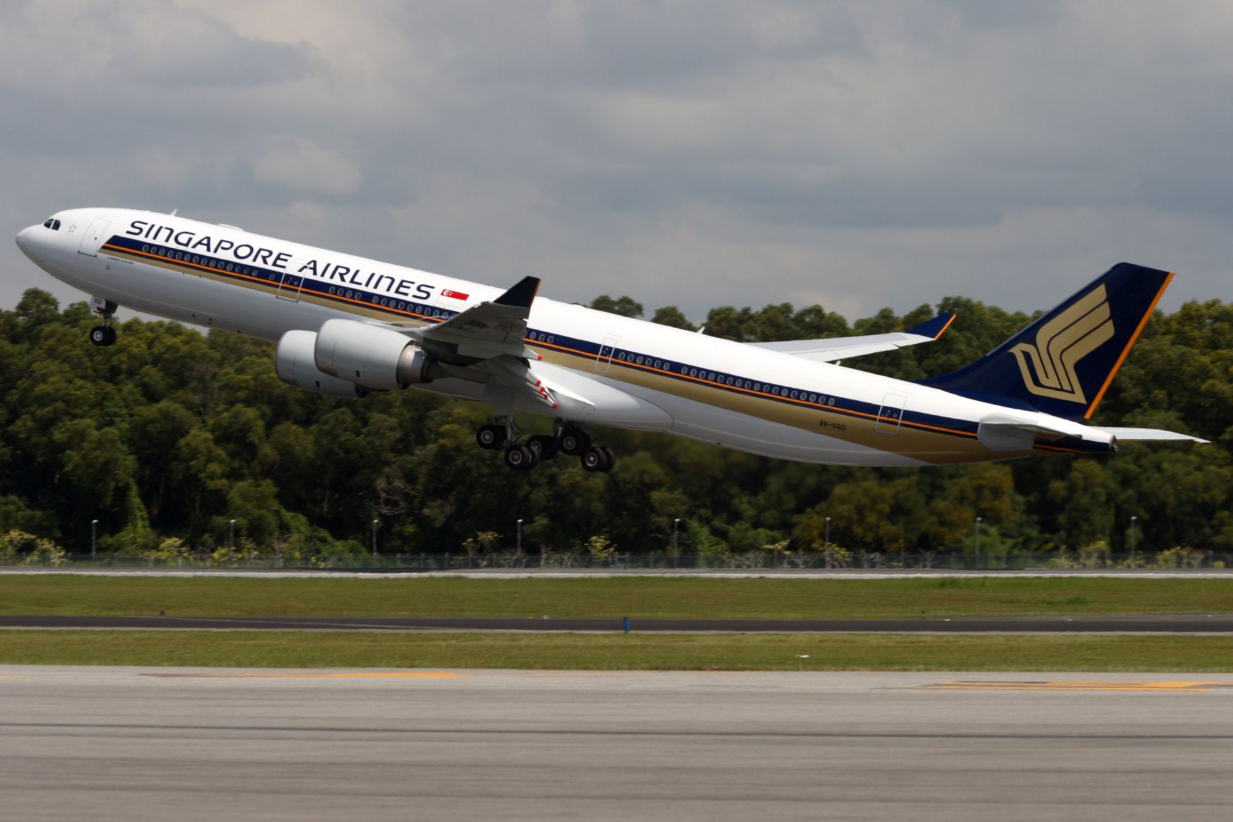 A korábbi rekorder a Szingapúr–New York volt, A340-500-assal