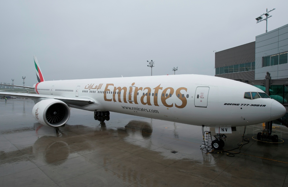 A századik Emirates 300ER