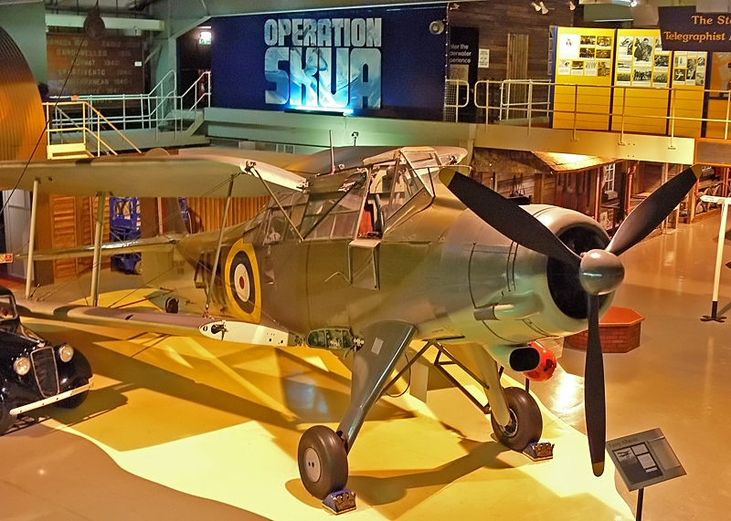 A Fairey Albaroce, gyakorlatilag erősebb motoros, beüvegezett pilótafülkés Swordfish volt