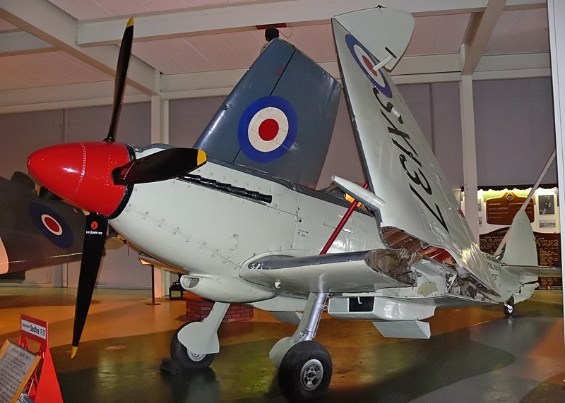 Sea Spitfire – kiváló vadászgép, de a tengerészetnél nem vált be a futóműve miatt