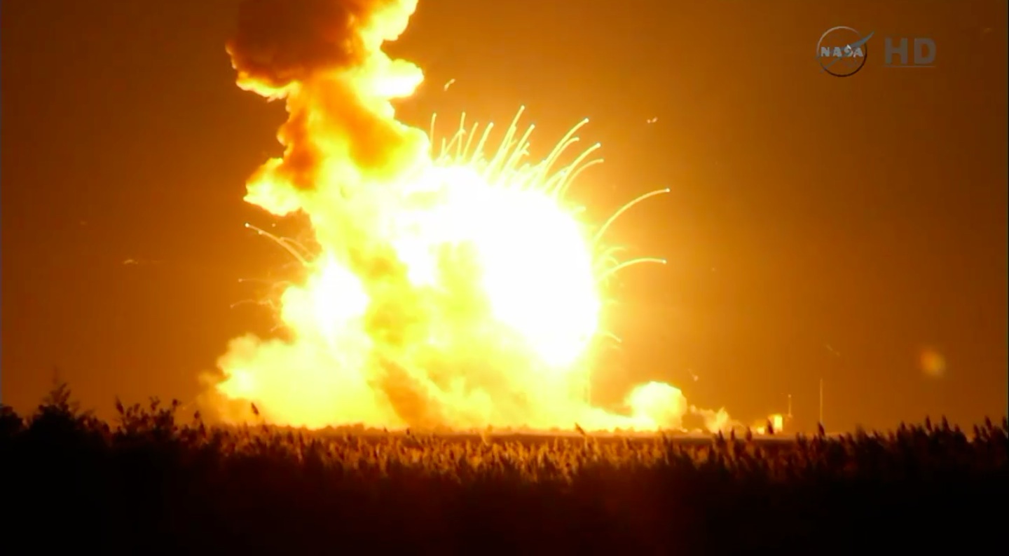 Az Antares orosz hajtóműveinek egyike robbanás közben